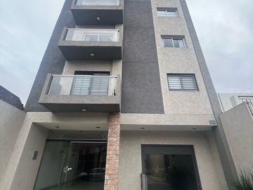Venta Impecable 2 Amb C/Coch. Lanús O.