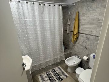 Venta Impecable 2 Amb C/Coch. Lanús O.