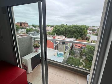 Venta Impecable 2 Amb C/Coch. Lanús O.