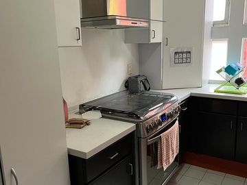 Departamento de 2 niveles en zona Comercial $9,300,000.00