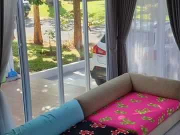 DIJUAL RUMAH BAGUS MODERN SIAP HUNI DI CHALCEDONY PHG GADING SERPONG