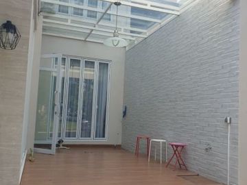DIJUAL RUMAH BAGUS MODERN SIAP HUNI DI CHALCEDONY PHG GADING SERPONG