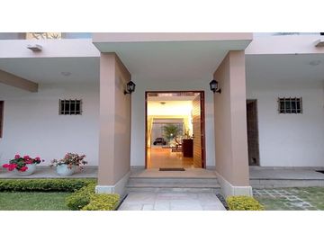 Casa de Playa 3 Pisos en Venta - Lambayeque - Pimentel