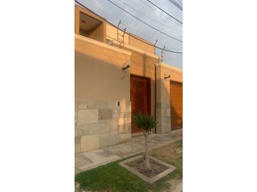 Casa de Playa 3 Pisos en Venta - Lambayeque - Pimentel