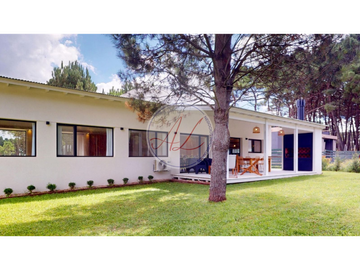 CASA 14 MZA C / BARRIO PIONEROS