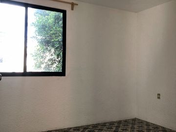 Casa en venta con departamentos para rentar en Jardines de Cerro Gordo solo efectivo