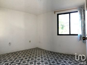 Casa en venta con departamentos para rentar en Jardines de Cerro Gordo solo efectivo