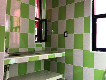 Casa en venta con departamentos para rentar en Jardines de Cerro Gordo solo efectivo