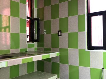 Casa en venta con departamentos para rentar en Jardines de Cerro Gordo solo efectivo