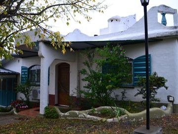 De Blasis Bienes Raices vende casa en Tanti Barrio Cerrado sobre Ruta28