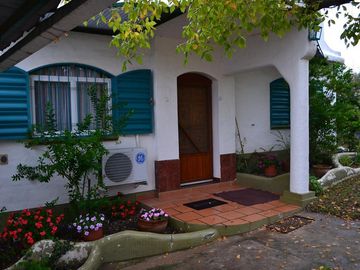 De Blasis Bienes Raices vende casa en Tanti Barrio Cerrado sobre Ruta28