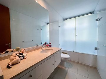 Departamento en Venta en San Carlos de Apoquindo, Carlos Peña
