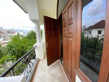 Rumah 2 Lantai Villa Bukit Mas *DN