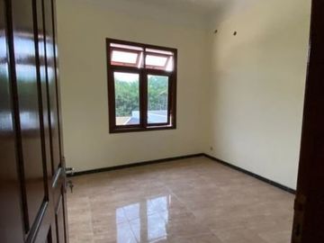 Rumah 2 Lantai Villa Bukit Mas *DN