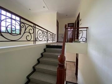 Rumah 2 Lantai Villa Bukit Mas *DN