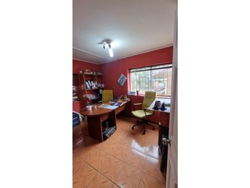 SE VENDE CASA EDIFICIO DE 4 PISOS UBICADO EN CERRO RAMADITAS
