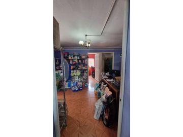SE VENDE CASA EDIFICIO DE 4 PISOS UBICADO EN CERRO RAMADITAS
