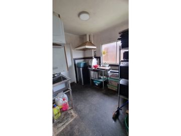 SE VENDE CASA EDIFICIO DE 4 PISOS UBICADO EN CERRO RAMADITAS
