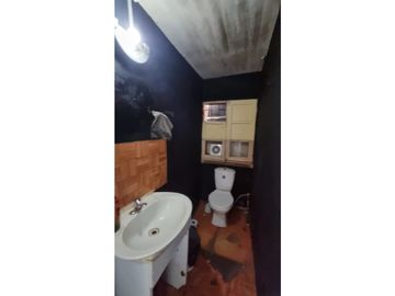 SE VENDE CASA EDIFICIO DE 4 PISOS UBICADO EN CERRO RAMADITAS