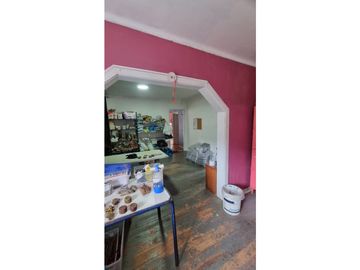 SE VENDE CASA EDIFICIO DE 4 PISOS UBICADO EN CERRO RAMADITAS