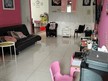 DiJual Rumah Siap Huni Di Komplek  Perumahan Dengan Tanah Luas