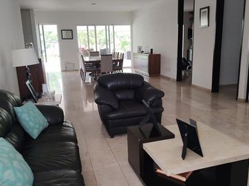 Casa de Lujo en Venta o Renta en Juriquilla Querétaro Villas del Mesón