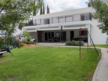 Casa de Lujo en Venta o Renta en Juriquilla Querétaro Villas del Mesón