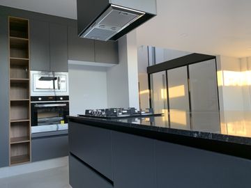 CASA EN VENTA LOMAS DE ANGELOPOLIS II , EN PARQUE VARSOVIA.