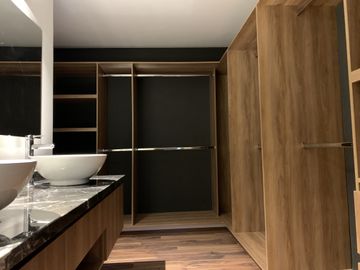 CASA EN VENTA LOMAS DE ANGELOPOLIS II , EN PARQUE VARSOVIA.