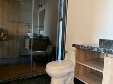 CASA EN VENTA LOMAS DE ANGELOPOLIS II , EN PARQUE VARSOVIA.