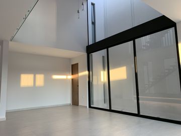 CASA EN VENTA LOMAS DE ANGELOPOLIS II , EN PARQUE VARSOVIA.