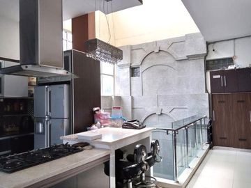 Di Jual Gedung Perkantoran dan Rumah Luxury 12 Kamar di Jl. Moh. Toha Bandung