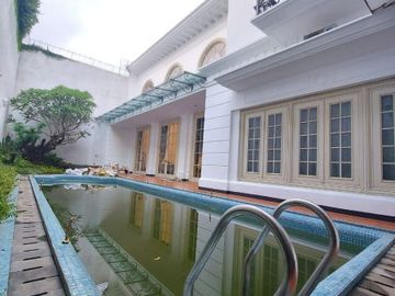 DISEWA RUMAH BESAR & MEWAH di Jl SRIWIJAYA RAYA, KEBAYORAN BARU