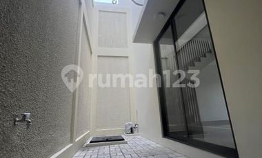 Dijual Rumah Mewah di Carson Gading Serpong Tangerang