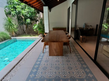 VILLA COZY DENGAN TAMAN LUAS DI SEMINYAK BADUNG