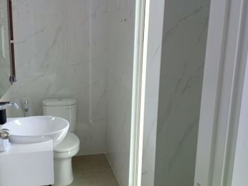 Catriona, Rumah Minimalis 2 Lantai di Suvarna Sutera