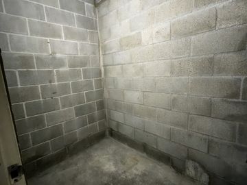apartamento en venta en tres esquinas. Cod V28352