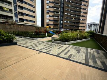 apartamento en venta en tres esquinas. Cod V28352