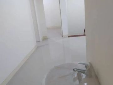 Rumah minimalis 2lt dalam perumahan elit dg one gate sistem security 24 jam seputaran jl Wates km9