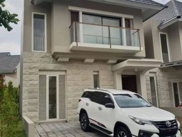 Rumah minimalis 2lt dalam perumahan elit dg one gate sistem security 24 jam seputaran jl Wates km9