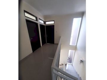 Rumah baru 2 lantai ready stock Panyileukan Bandung shm
