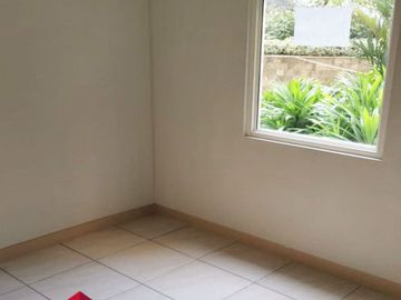 Disewakan Apartemen Springlake 2BR Davallia dekat Pool
