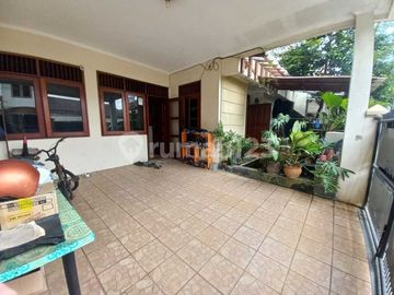 Rumah 1,5 Lantai Dalam Komplek Strategis Cinere Dekat Living Plaza