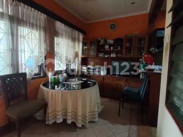 Rumah 1,5 Lantai Dalam Komplek Strategis Cinere Dekat Living Plaza