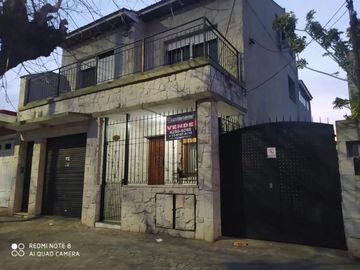 Casa para 2 Familias en venta en Ezpeleta Este