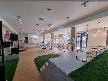 Disewakan Gedung Perkantoran Strategis 3 Lantai di Jatinegara
