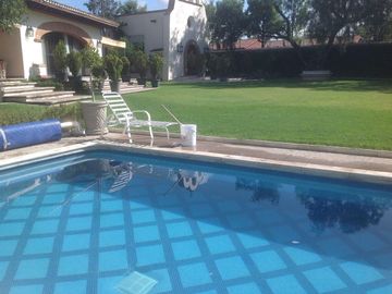 Venta de Hotel en Tequisquiapan, 11 Recamaras, 18 Baños, Alberca, Cancha Tenis