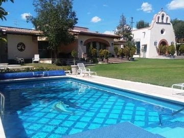 Venta de Hotel en Tequisquiapan, 11 Recamaras, 18 Baños, Alberca, Cancha Tenis