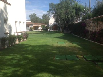 Venta de Hotel en Tequisquiapan, 11 Recamaras, 18 Baños, Alberca, Cancha Tenis