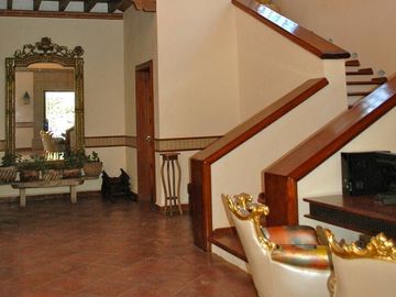 Venta de Hotel en Tequisquiapan, 11 Recamaras, 18 Baños, Alberca, Cancha Tenis